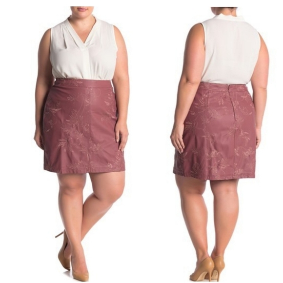 Size 18 City Chic Faux Leather Skirt - Picture 1 of 4